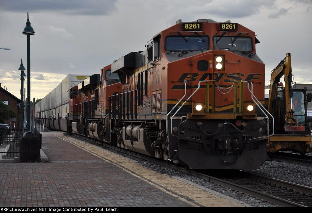 Westbound intermodal rolls through the station